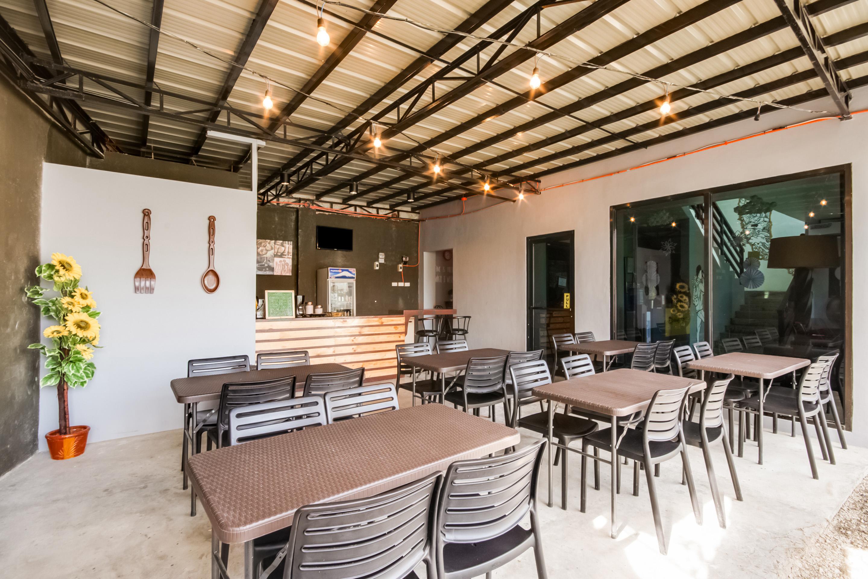 Oyo495口袋酒店 麦克坦 外观 照片