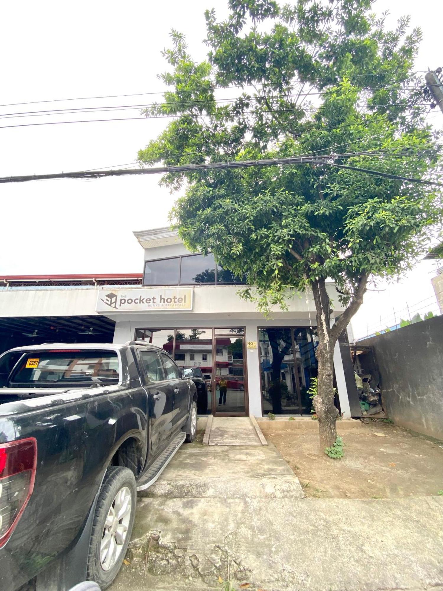 Oyo495口袋酒店 麦克坦 外观 照片