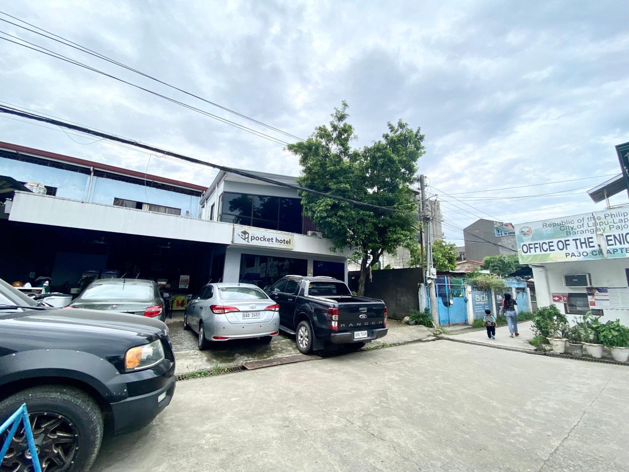 Oyo495口袋酒店 麦克坦 外观 照片