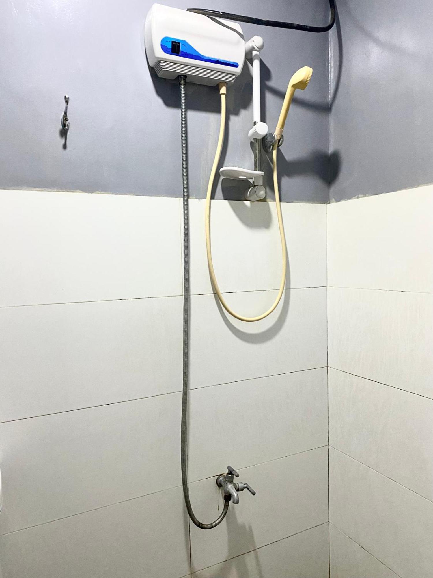 Oyo495口袋酒店 麦克坦 外观 照片