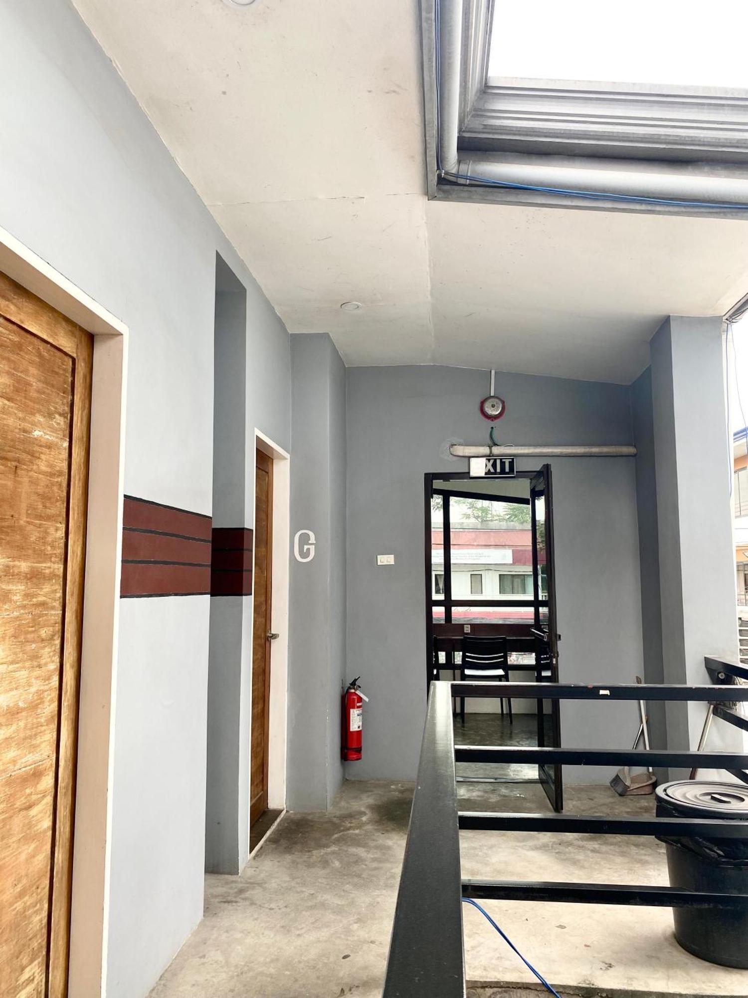 Oyo495口袋酒店 麦克坦 外观 照片