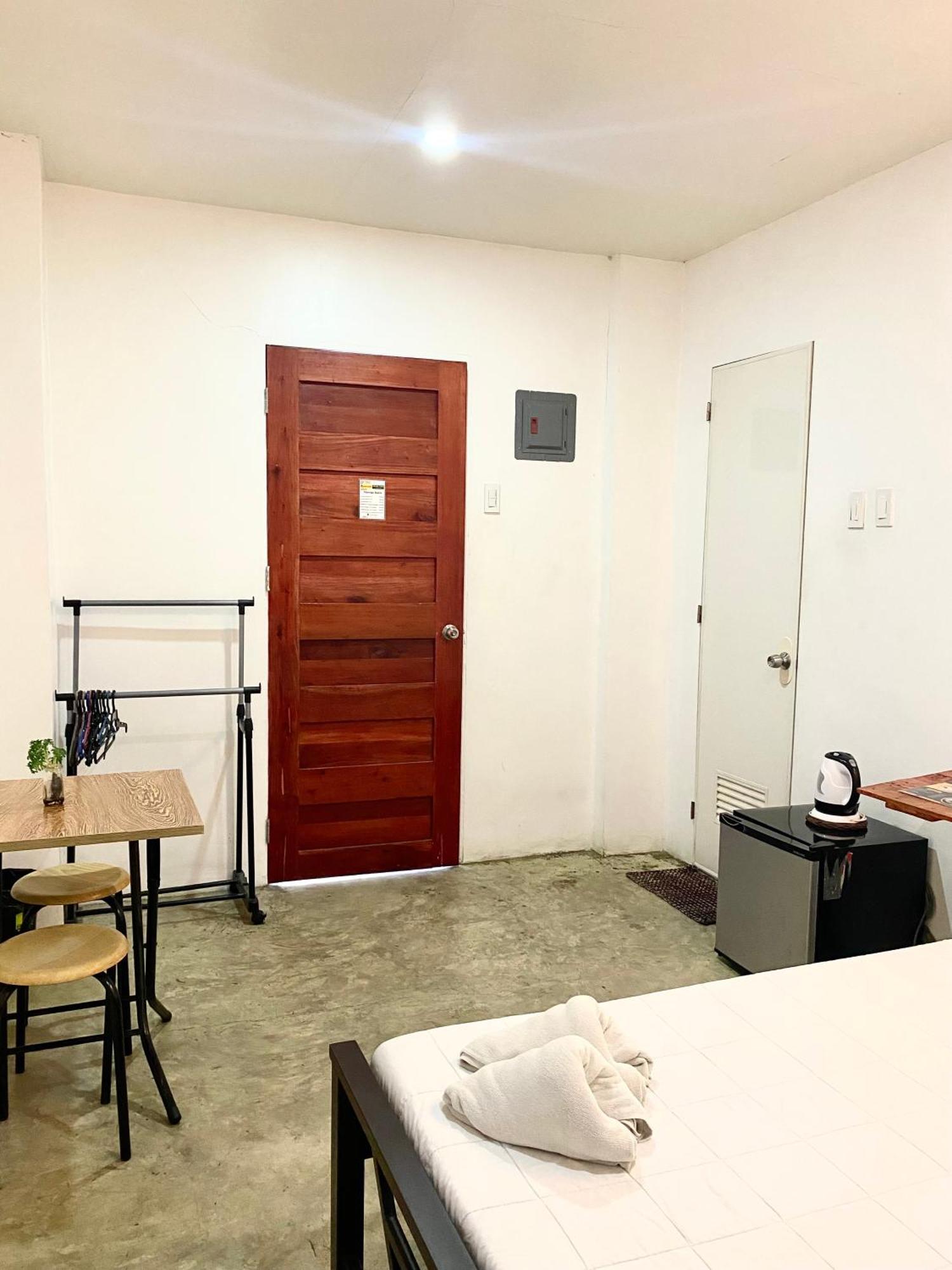 Oyo495口袋酒店 麦克坦 外观 照片